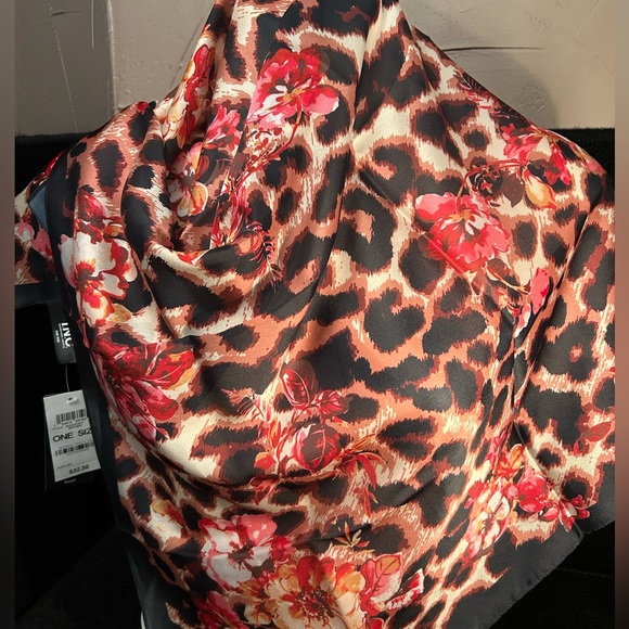 NEW! I.N.C. International Concepts Women's Printed Leopard Floral Square Scarf - Picture 6 of 9